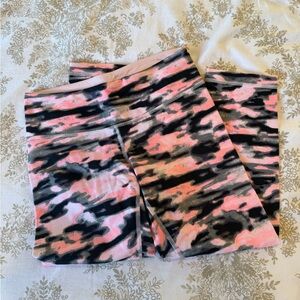 Lululemon Wunder Under Crop Wamo Camo Pink / Black Size 4